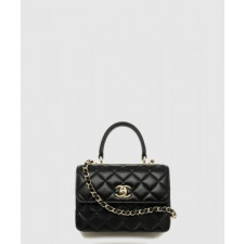 샤넬 핸들 장식의 미니 플랩백 AS4654