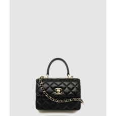 샤넬 핸들 장식의 미니 플랩백 AS4654