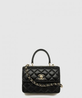샤넬 핸들 장식의 미니 플랩백 AS4654