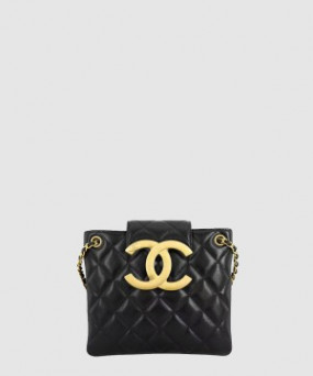 샤넬 자이언트 CC로고 숄더백 AS4596