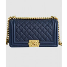 샤넬 보이백 미듐 다크블루 금장 캐비어