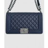 샤넬 보이백 미듐 다크블루 은장 캐비어