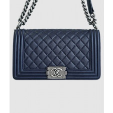 샤넬 보이백 미듐 다크블루 은장 캐비어