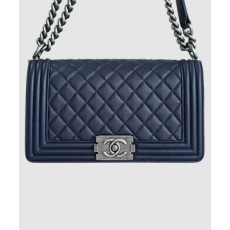 샤넬 보이백 미듐 다크블루 은장 캐비어