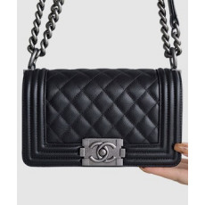 샤넬 보이백 스몰 블랙 은장 캐비어