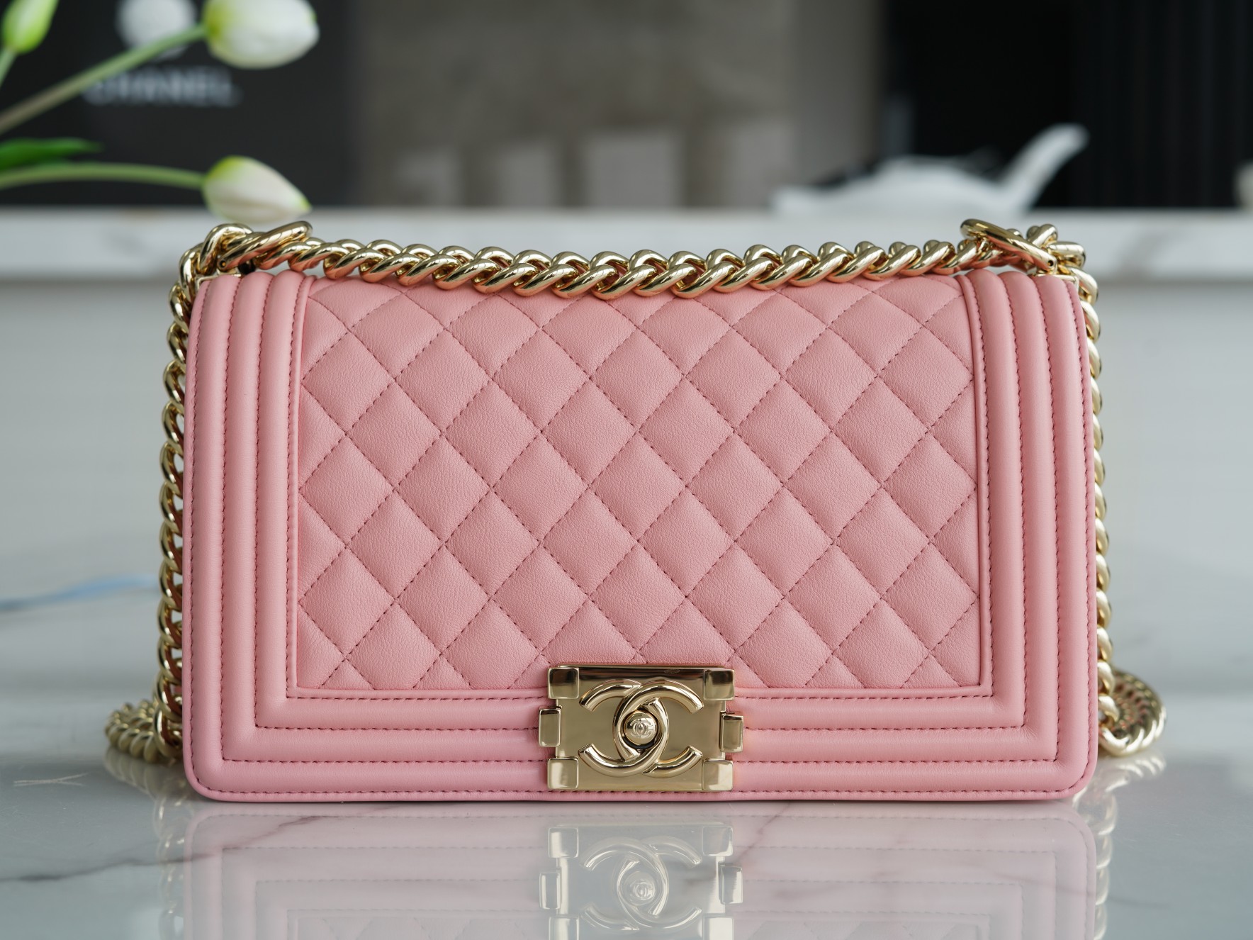 샤넬 보이백 미듐 핑크 금장