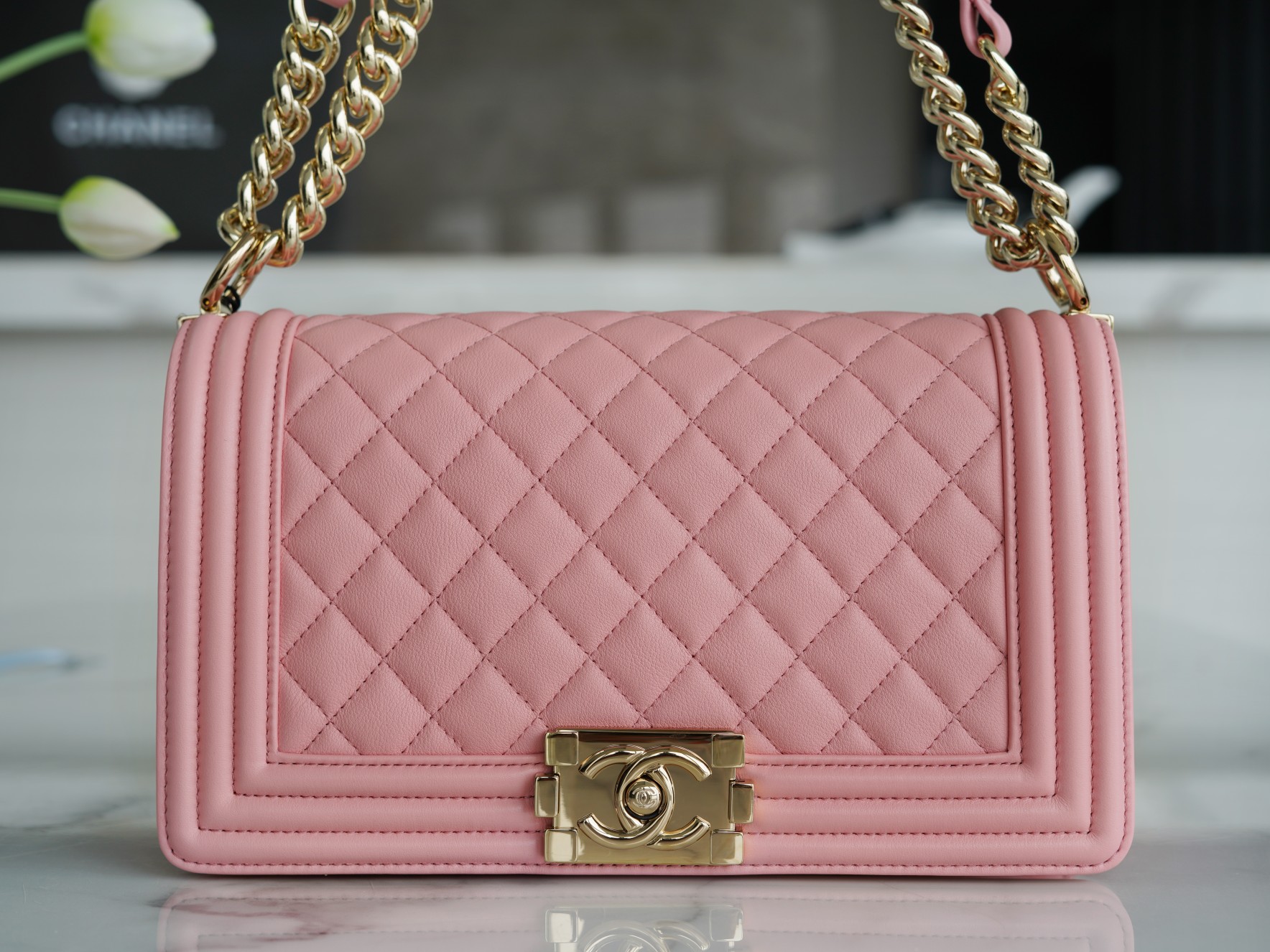 샤넬 보이백 미듐 핑크 금장