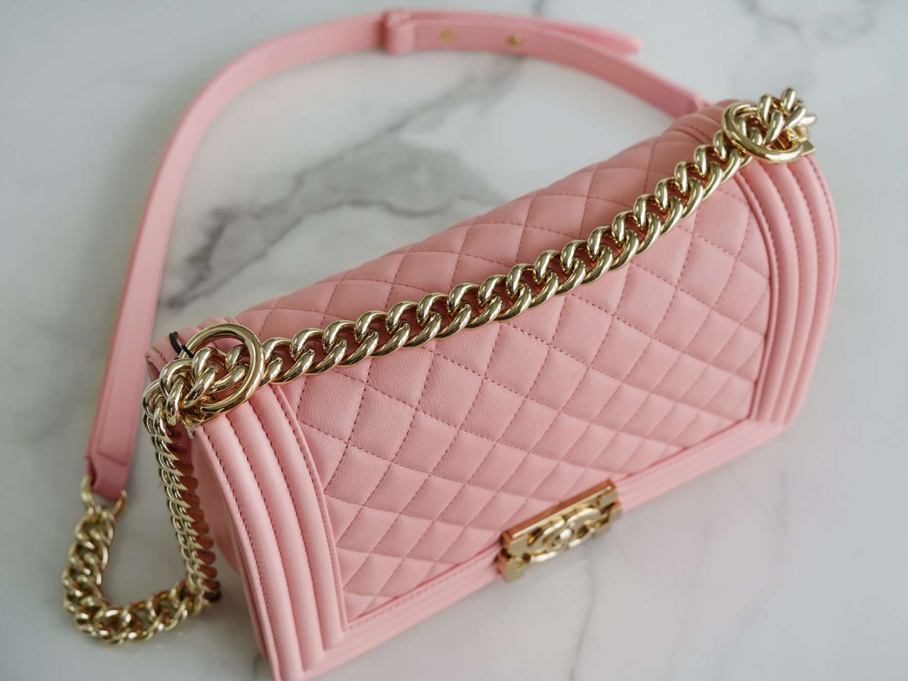 샤넬 보이백 미듐 핑크 금장