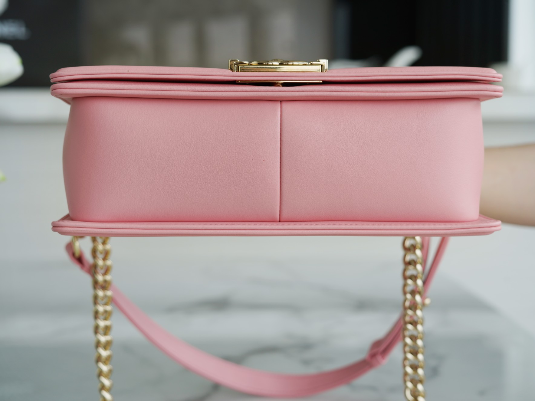 샤넬 보이백 미듐 핑크 금장