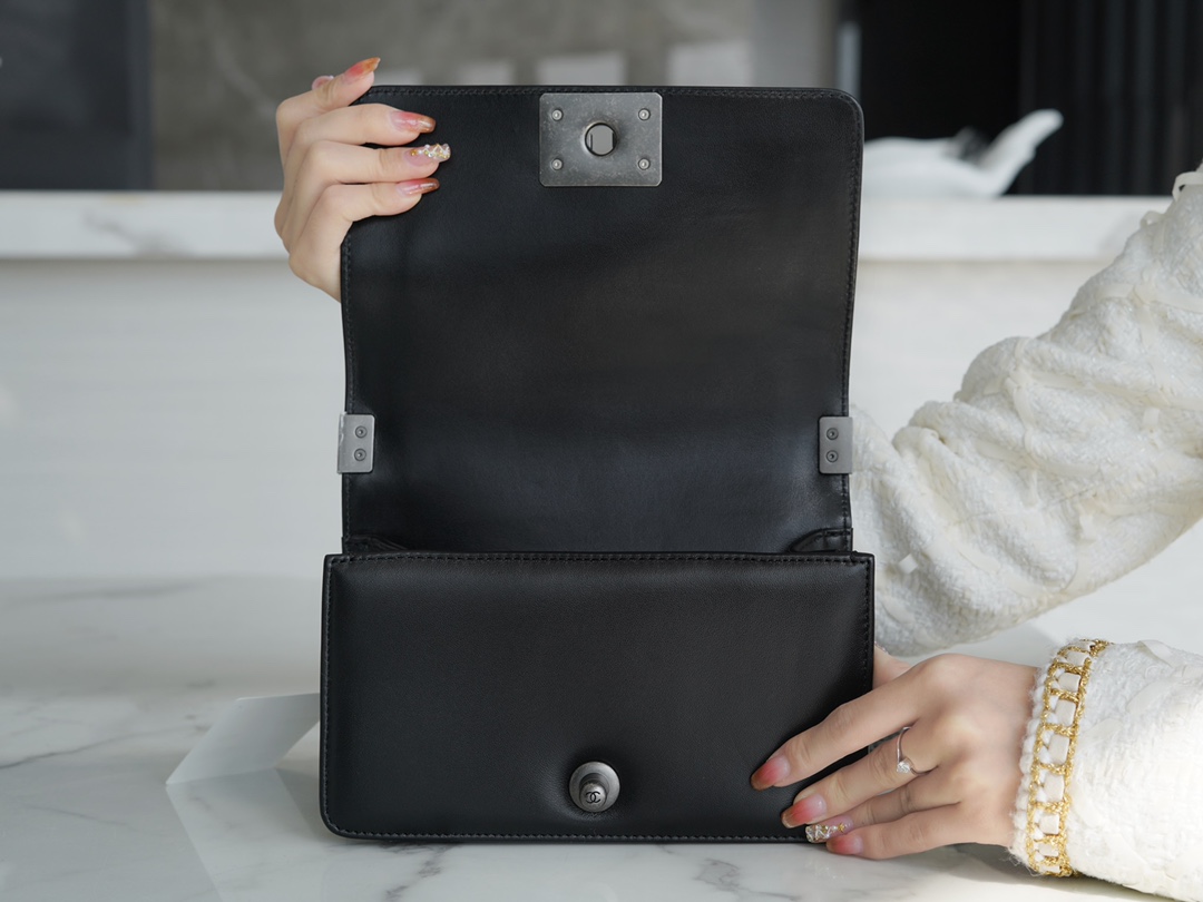 샤넬 램스킨 보이백 스몰 실버 버클