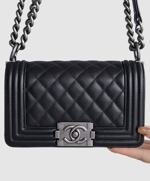 샤넬 보이백 미디움 블랙 은장 캐비어