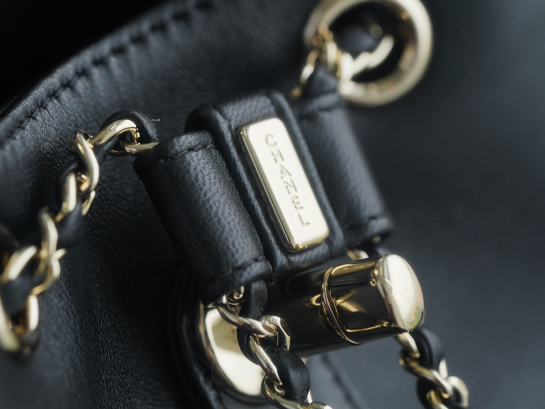 샤넬 듀마 백팩 원포켓 램스킨 스몰 금장 블랙 18 x 18 x 11 cm