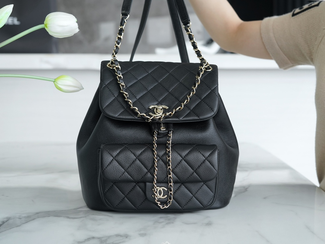 샤넬 22A 듀마 포켓 백 블랙 라지