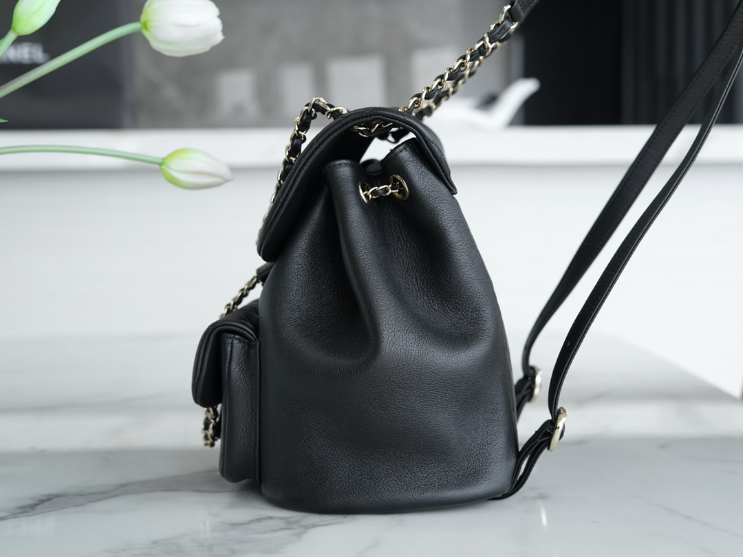 샤넬 22A 듀마 포켓 백 블랙 라지