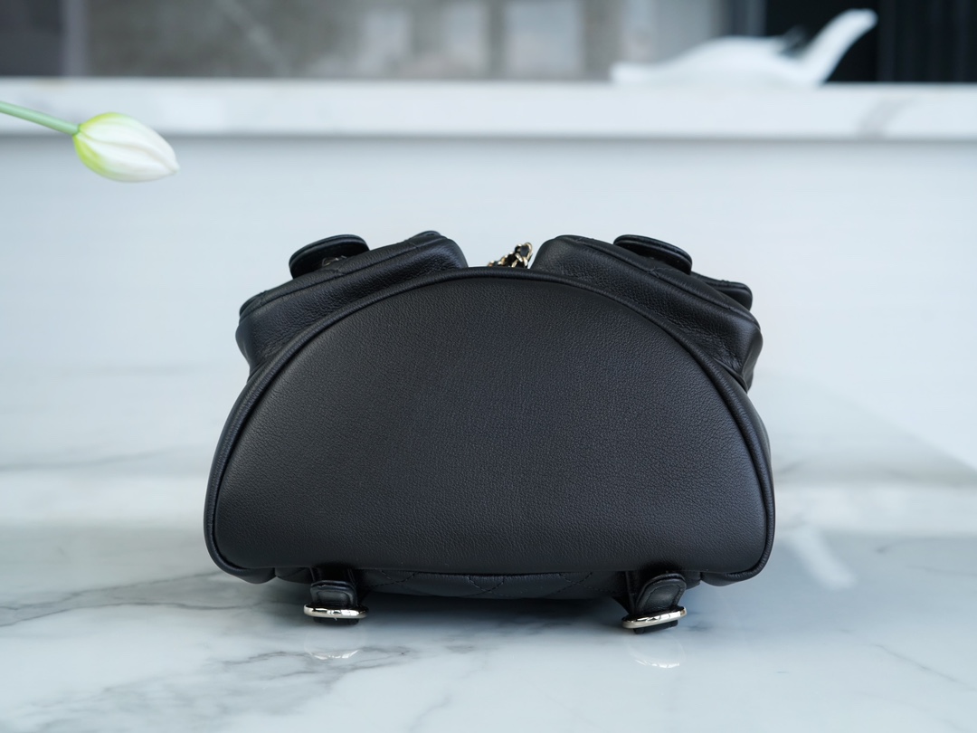 샤넬 23A 듀마 더블 포켓 백 라지 블랙