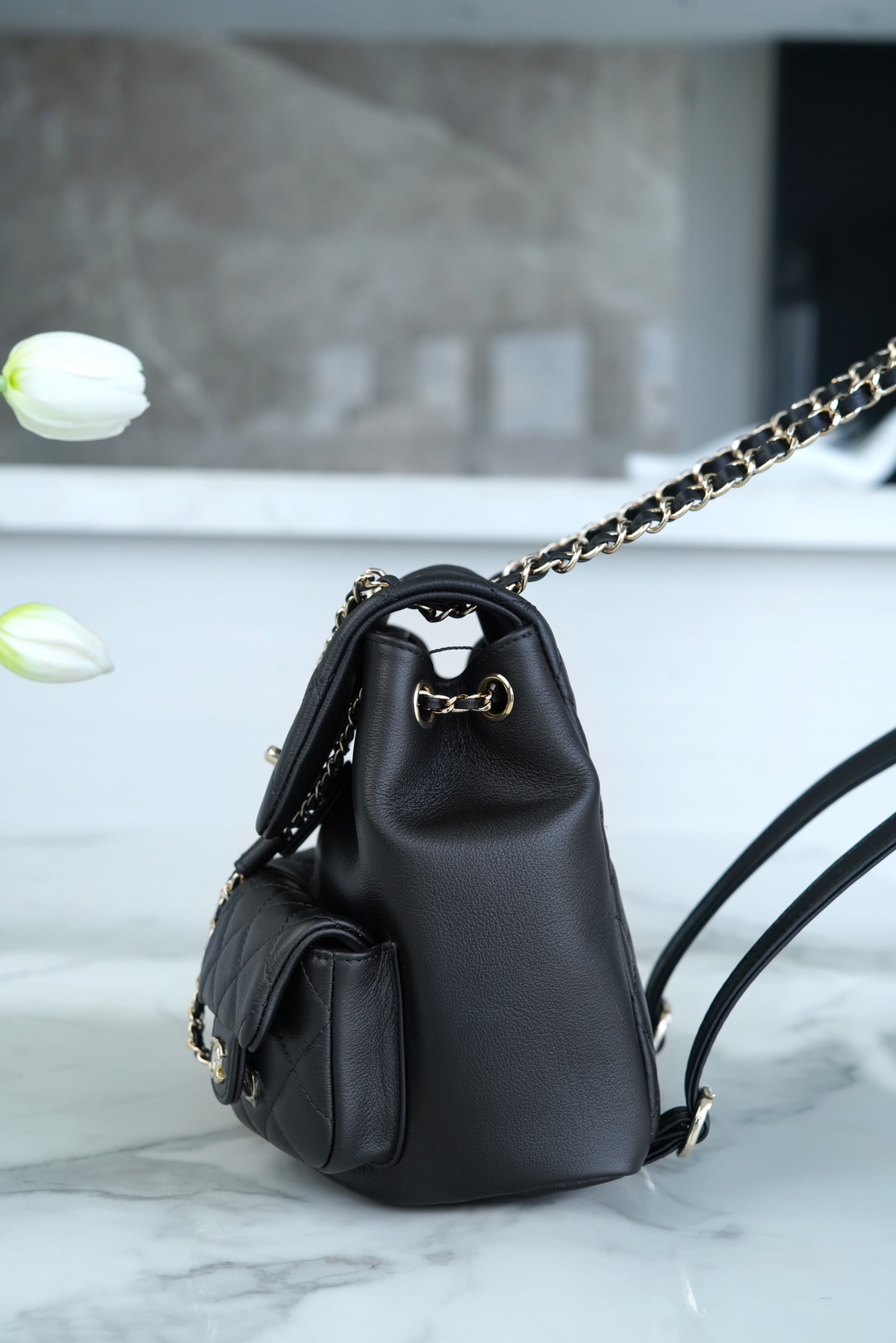 샤넬 23A 듀마 더블 포켓 백 라지 블랙