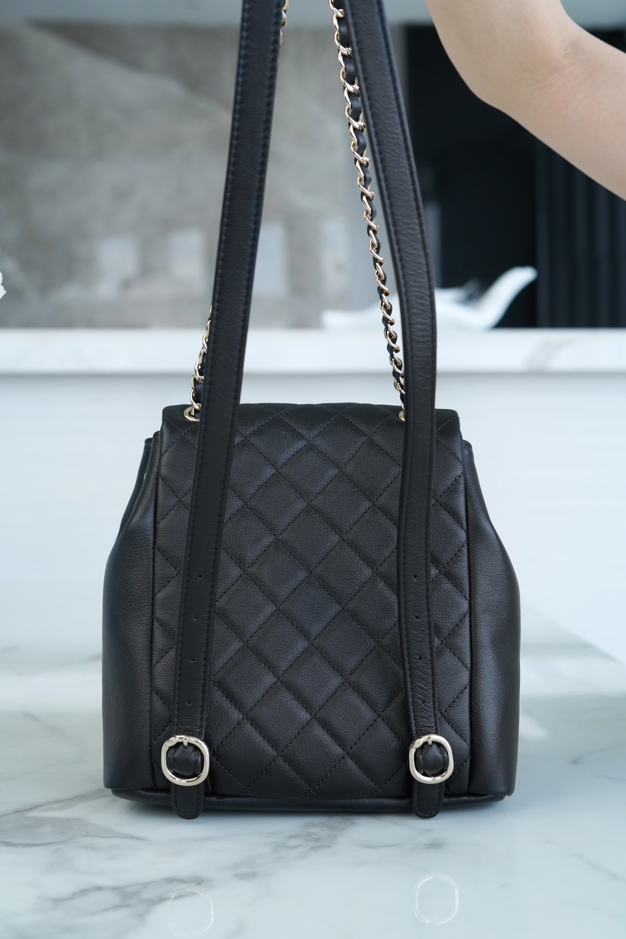 샤넬 23A 듀마 더블 포켓 백 라지 블랙