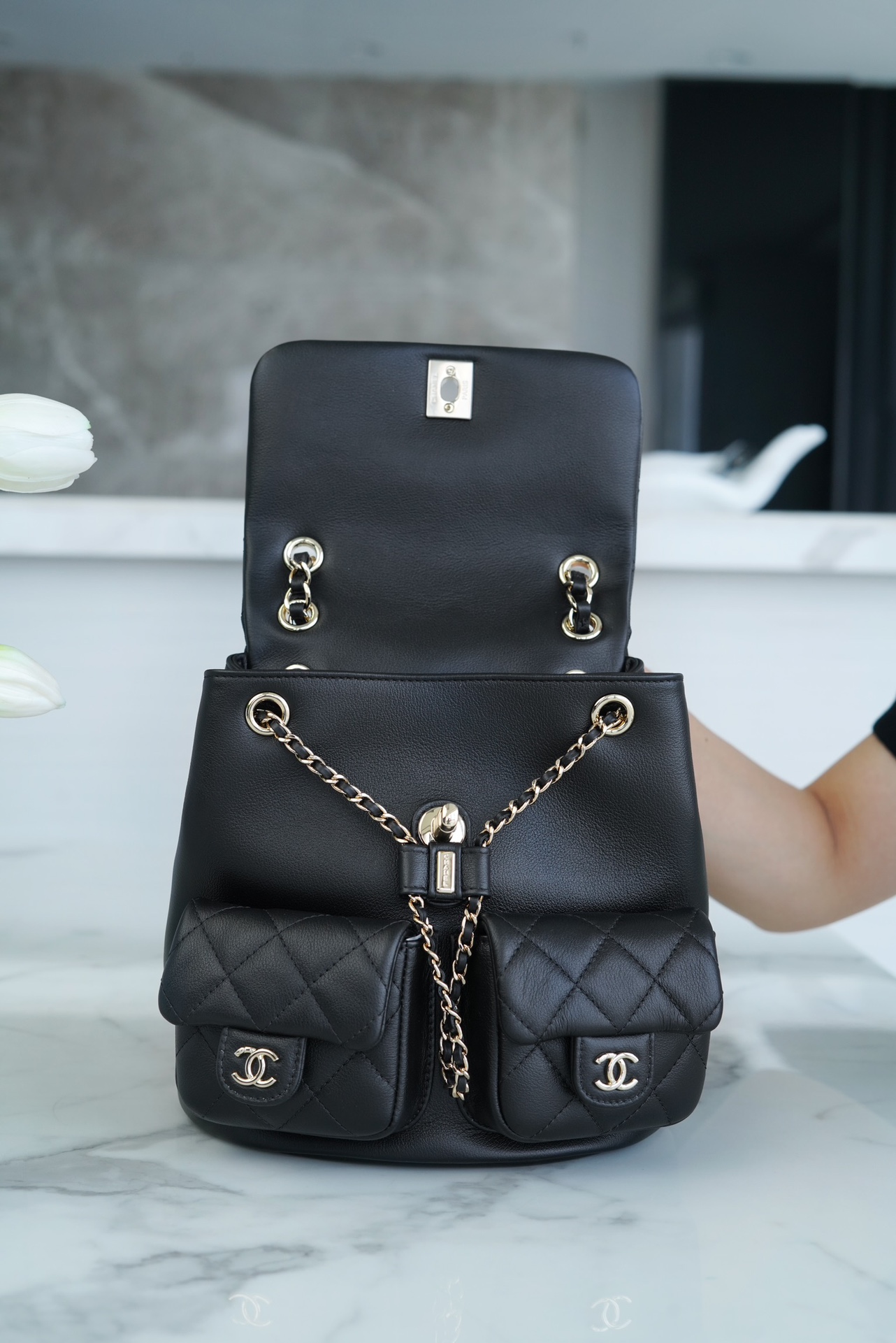 샤넬 23A 듀마 더블 포켓 백 라지 블랙