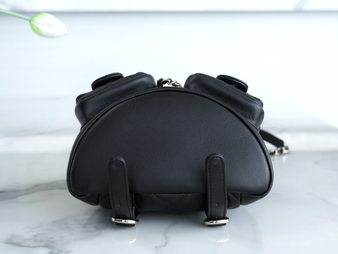 샤넬 23A 듀마 더블 포켓 백 스몰 블랙