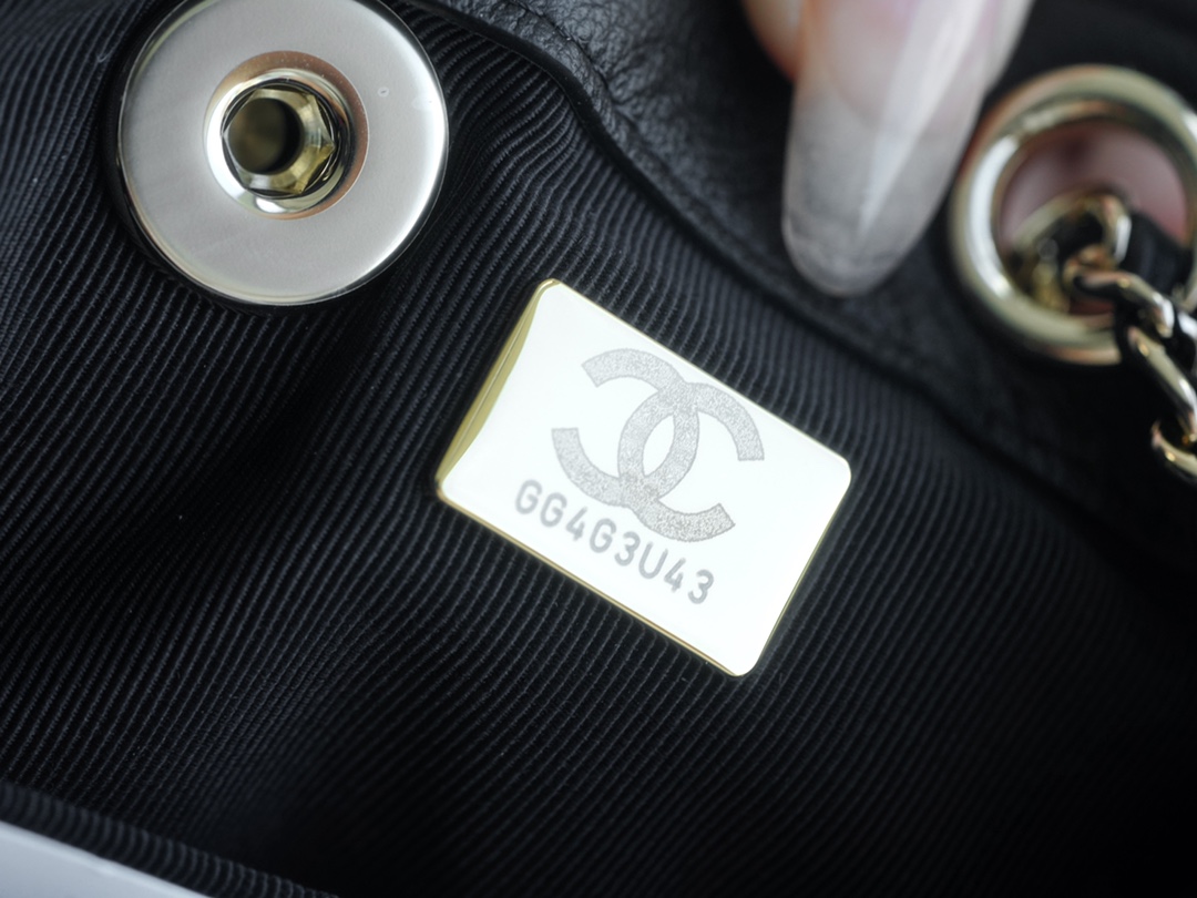 샤넬 23A 듀마 더블 포켓 백 스몰 블랙