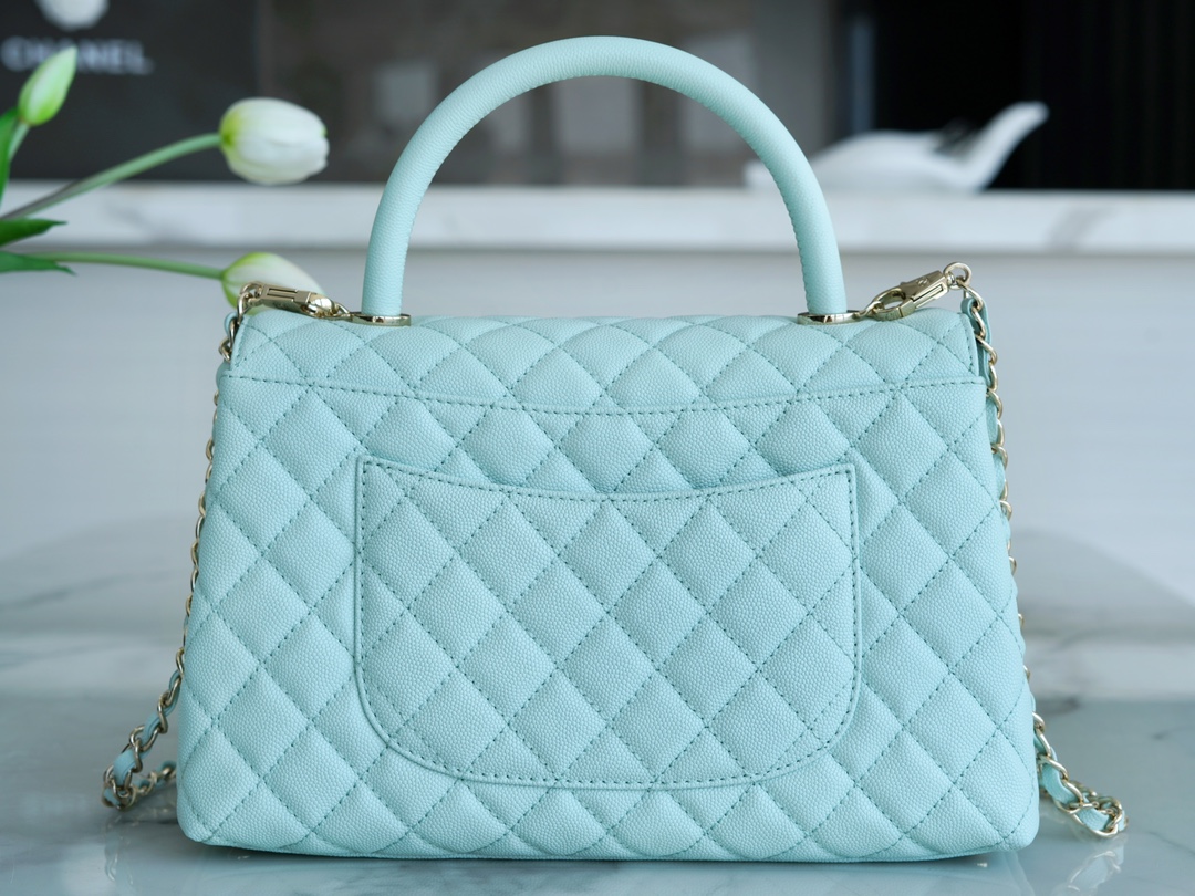 샤넬 코코핸들 체인 라이트블루 미듐 캐비어