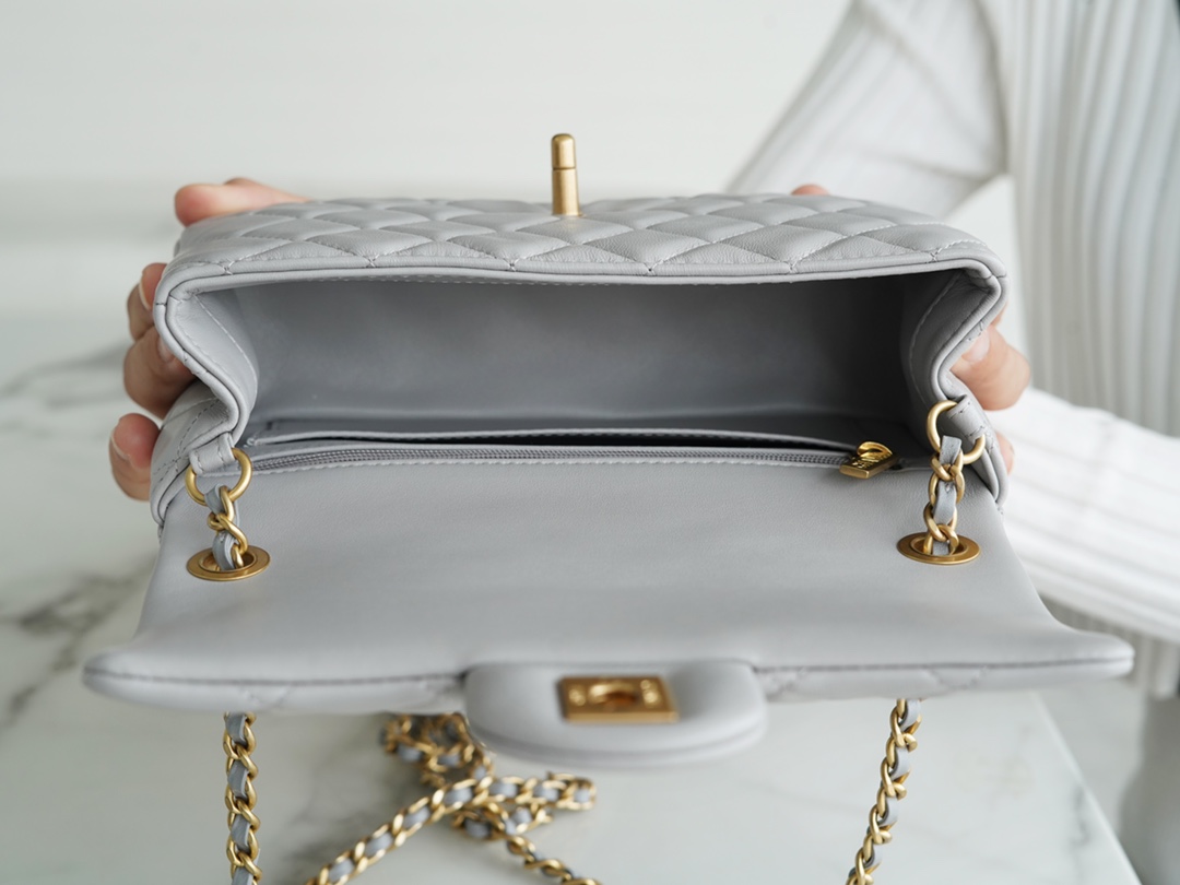 샤넬 클래식 골드볼 플랩백 미니 그레이