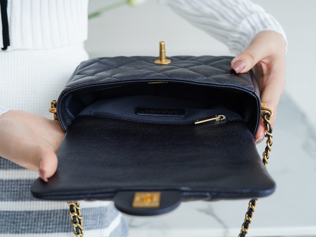 샤넬 클래식 체인 플랩백 다크블루 캐비어