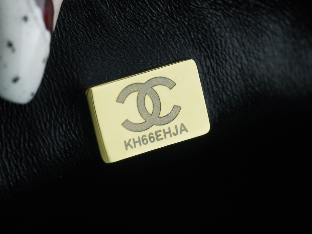 샤넬 클래식 라지 블랙 은장 캐비어