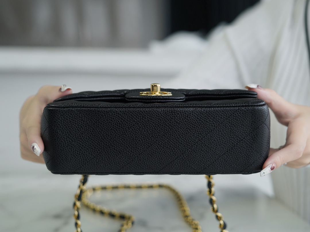 샤넬 클래식 라지 블랙 은장 캐비어