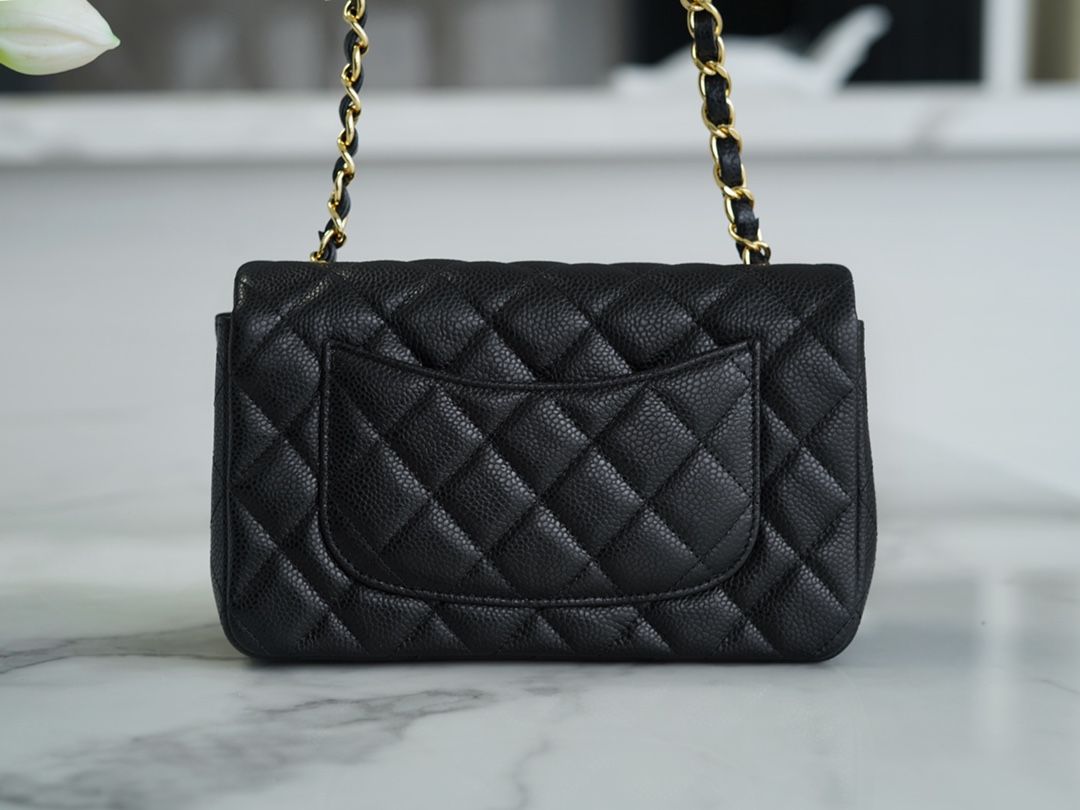 샤넬 클래식 미니 블랙 금장 캐비어