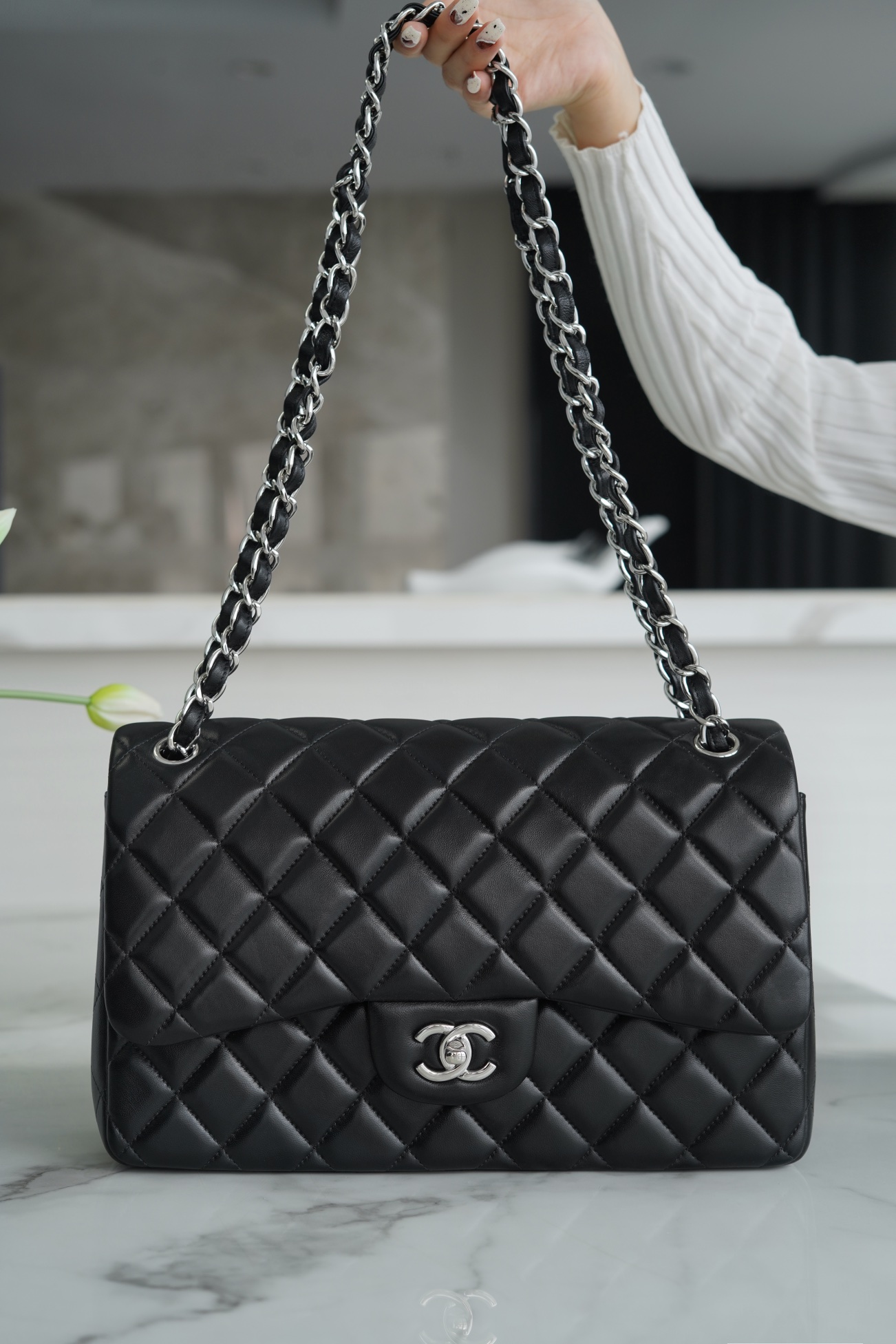 샤넬 클래식 라지 블랙 은장 램스킨