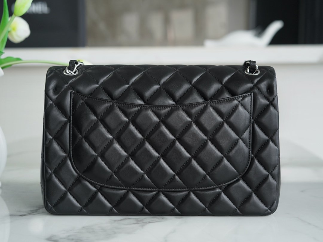 샤넬 클래식 라지 블랙 은장 램스킨