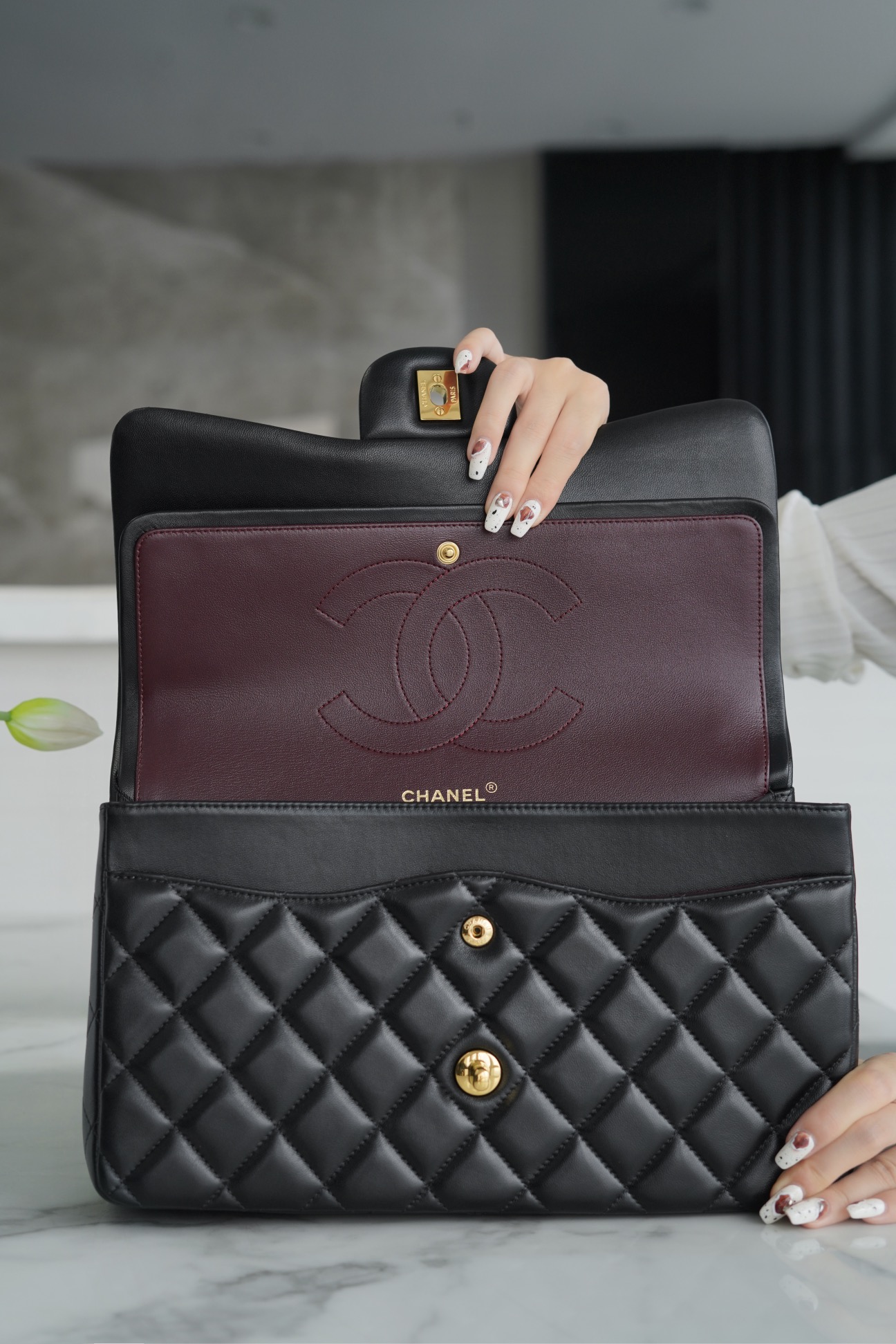 샤넬 클래식 라지 블랙 금장 램스킨