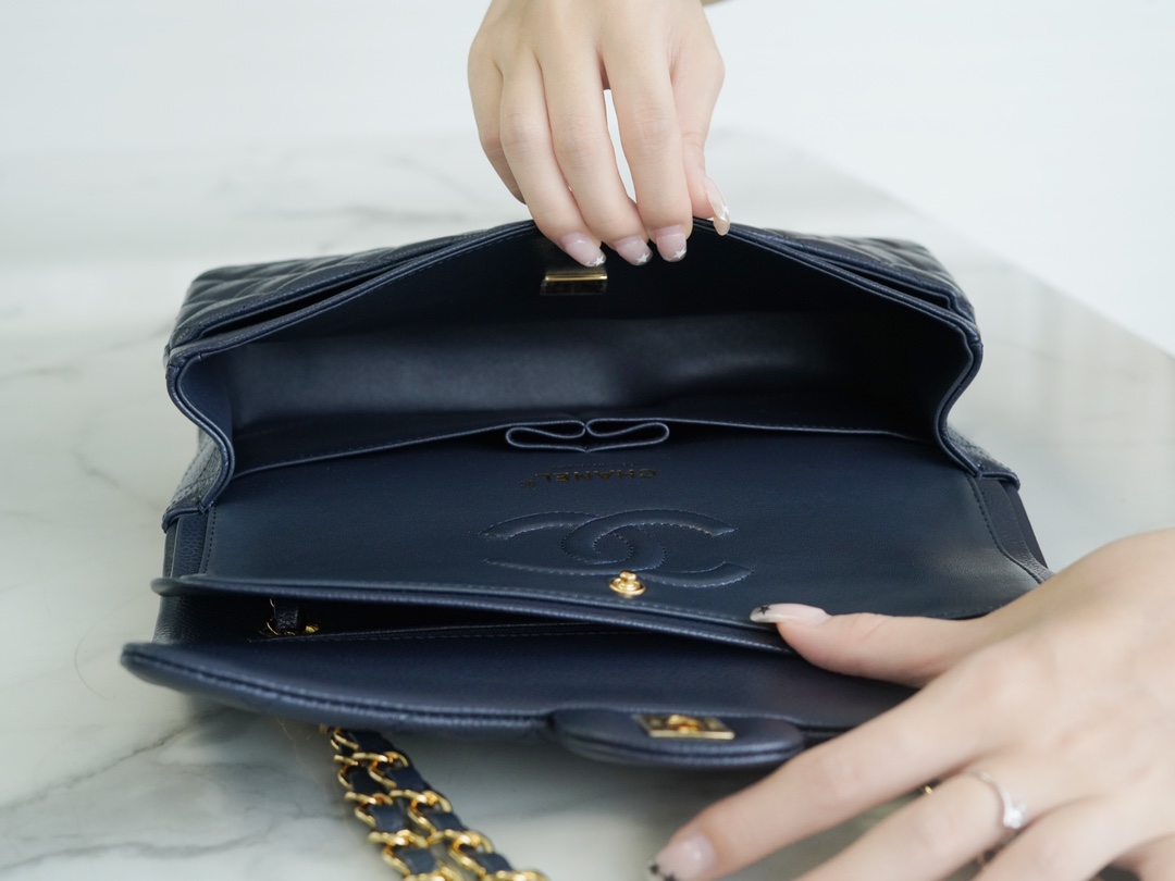샤넬 클래식 미듐 다크블루 금장
