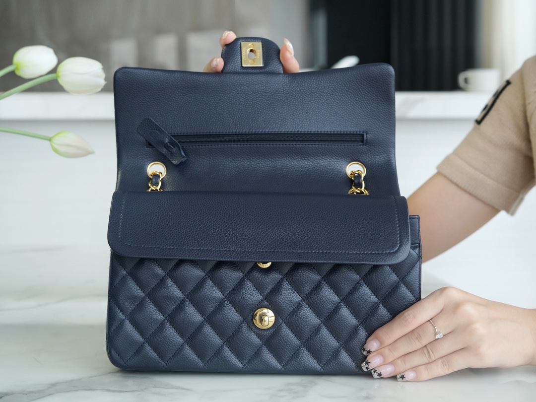 샤넬 클래식 미듐 다크블루 금장