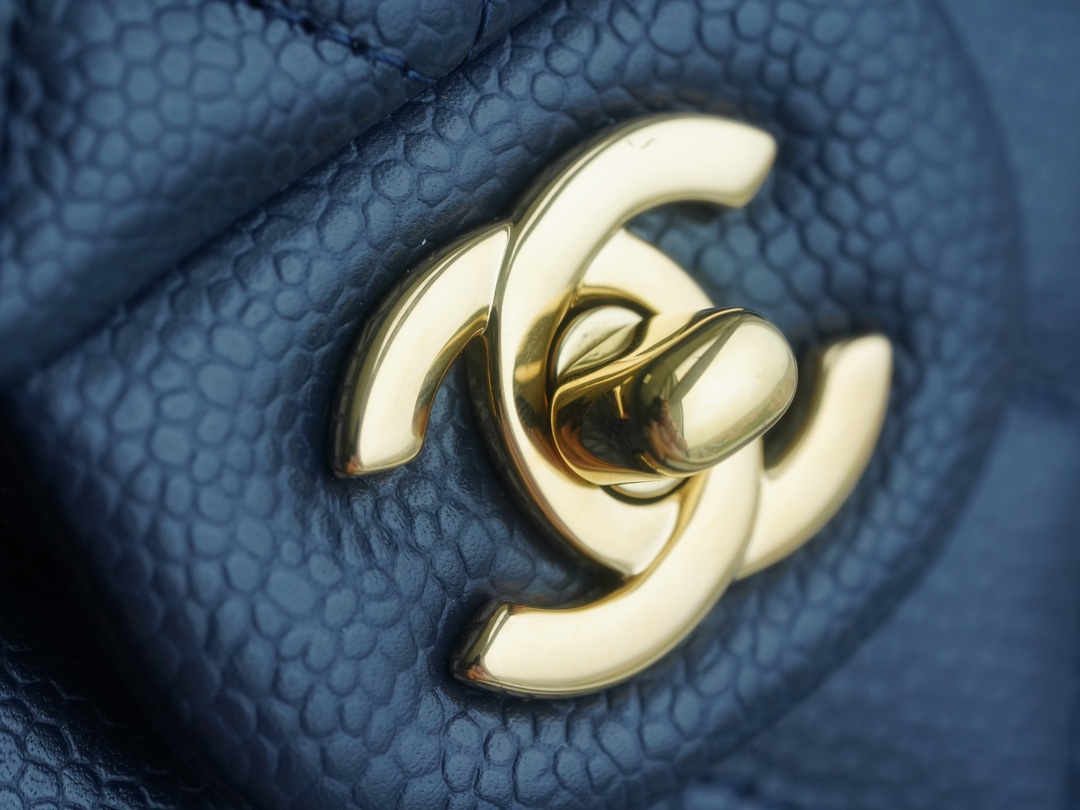 샤넬 클래식 미듐 다크블루 금장
