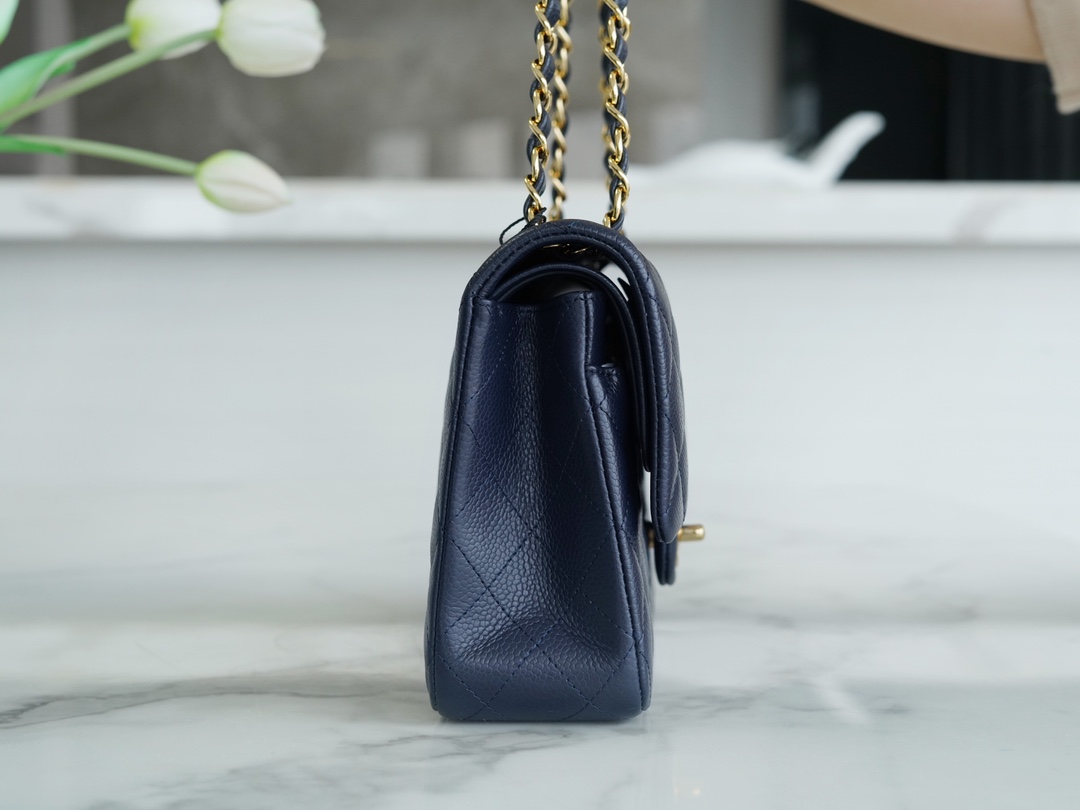 샤넬 클래식 미듐 다크블루 금장