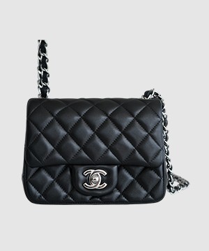 샤넬 클래식 뉴미니 블랙 은장 램스킨