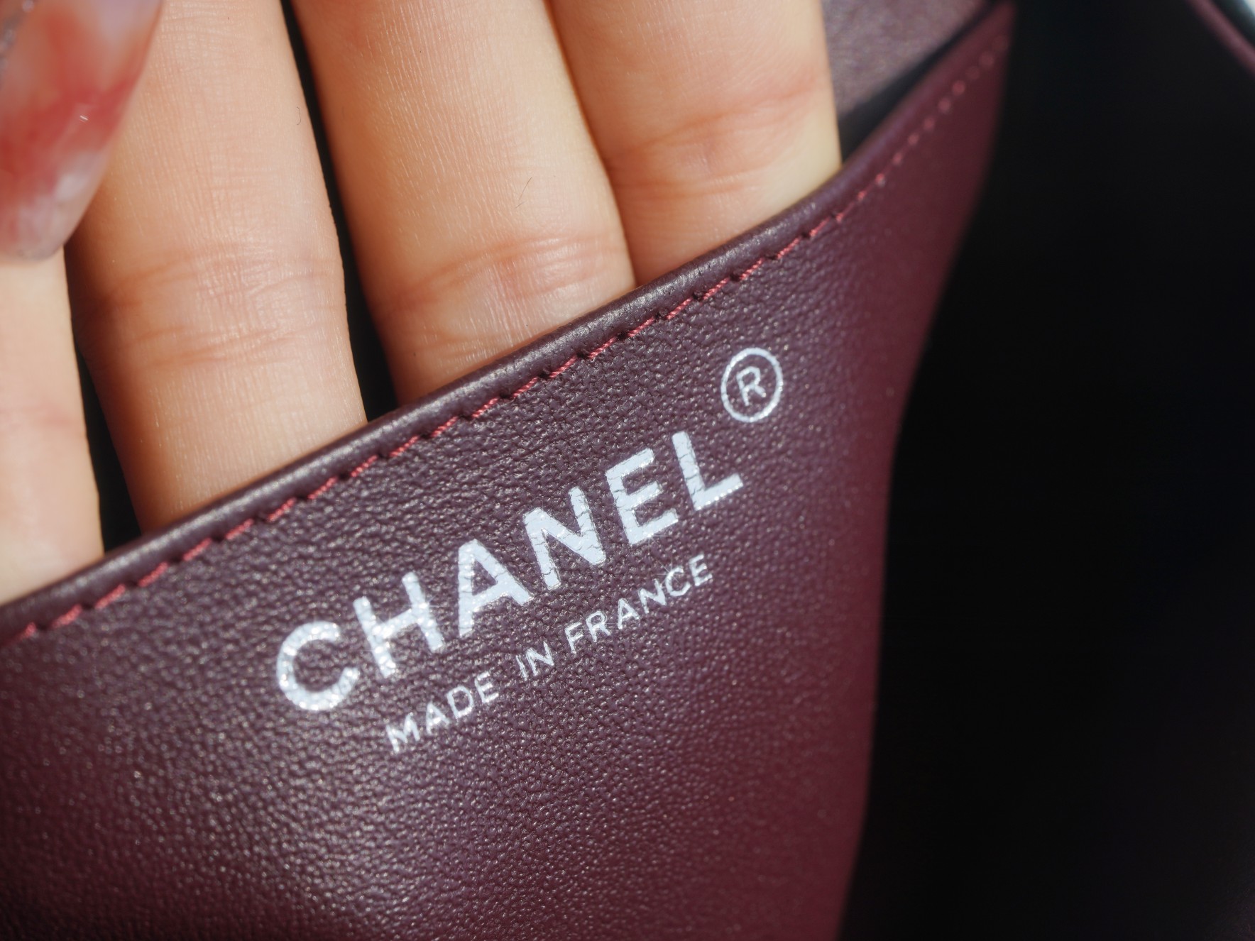 샤넬 클래식 뉴미니 블랙 은장 램스킨