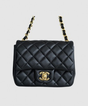 샤넬 클래식 뉴미니 블랙 금장 램스킨