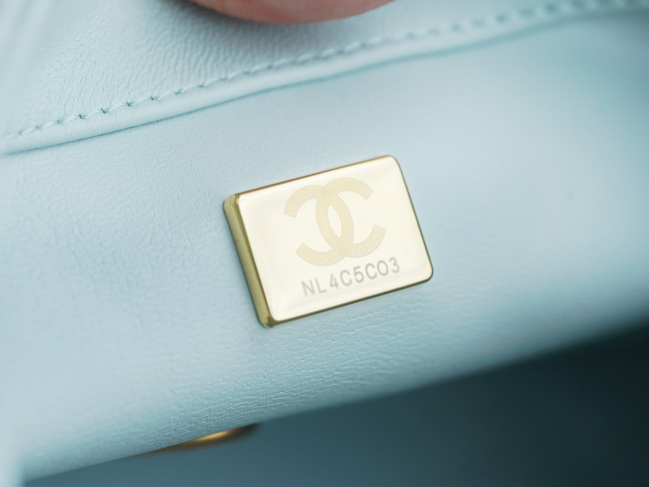 샤넬 클래식 플랩백 뉴미니 라이트블루 금장 까멜리아