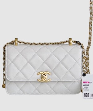 샤넬 클래식 미니 WOC 19 화이트