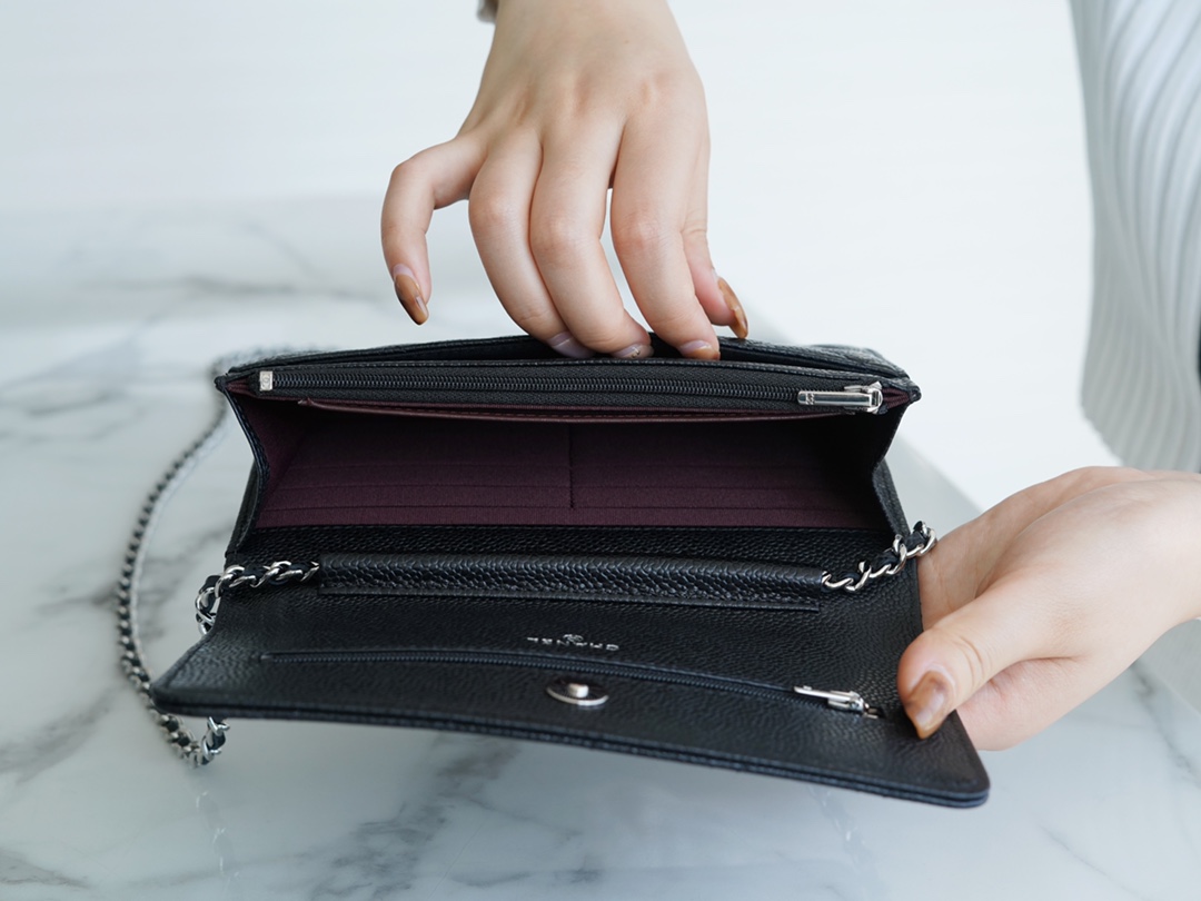 샤넬 클래식 WOC 블랙 은장 캐비어