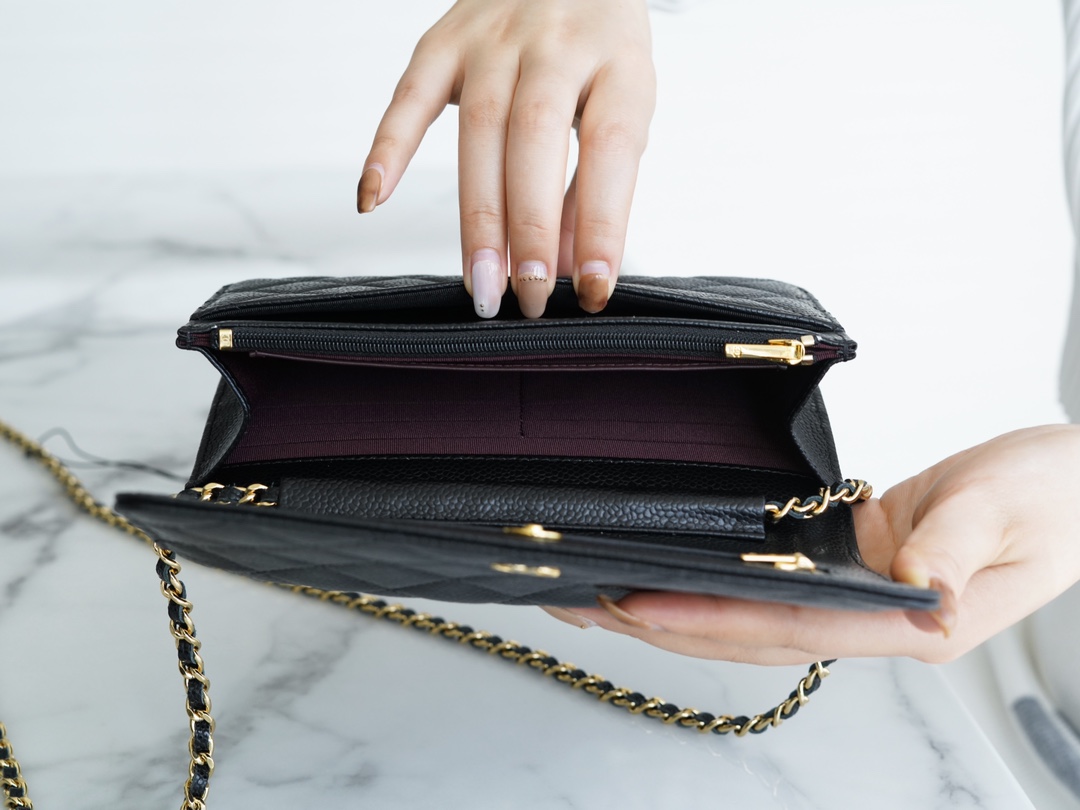 샤넬 클래식 WOC 블랙 금장 캐비어