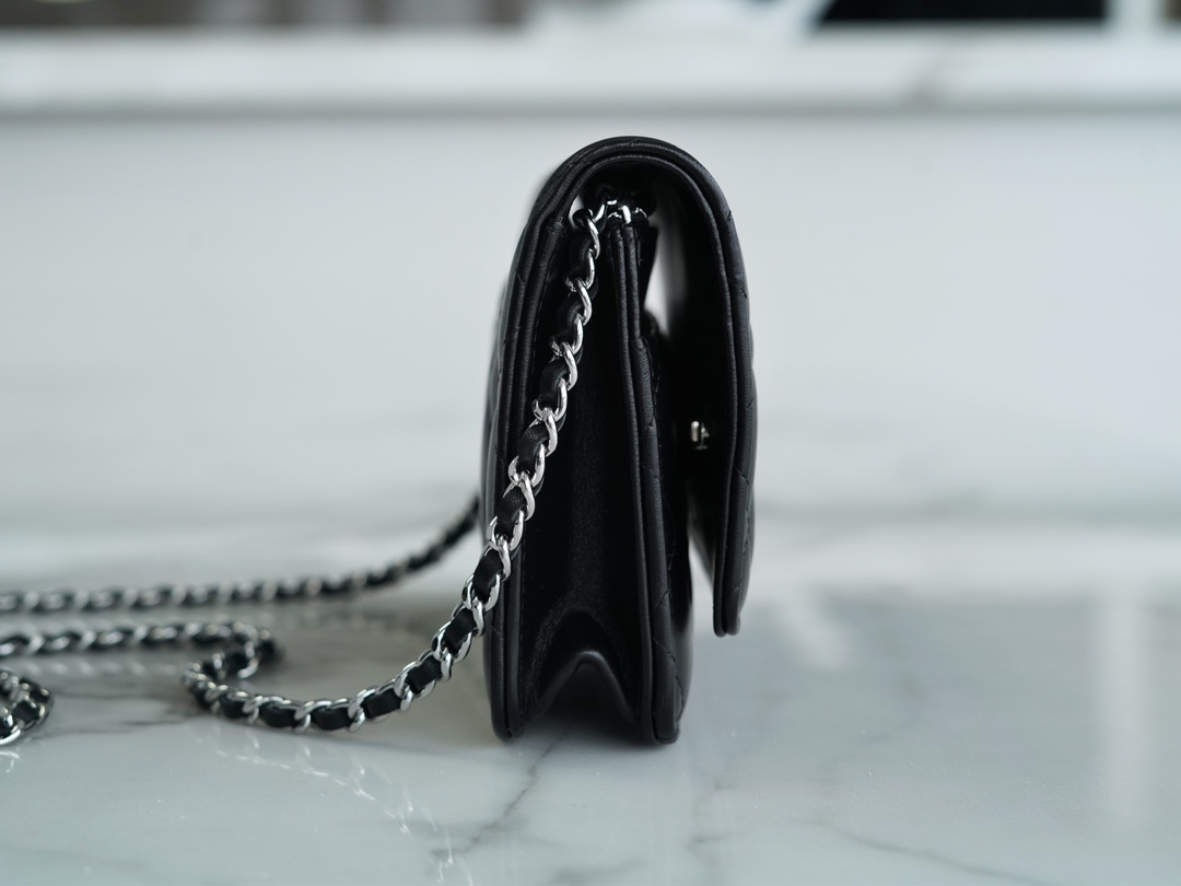 샤넬 클래식 WOC 블랙 은장 램스킨