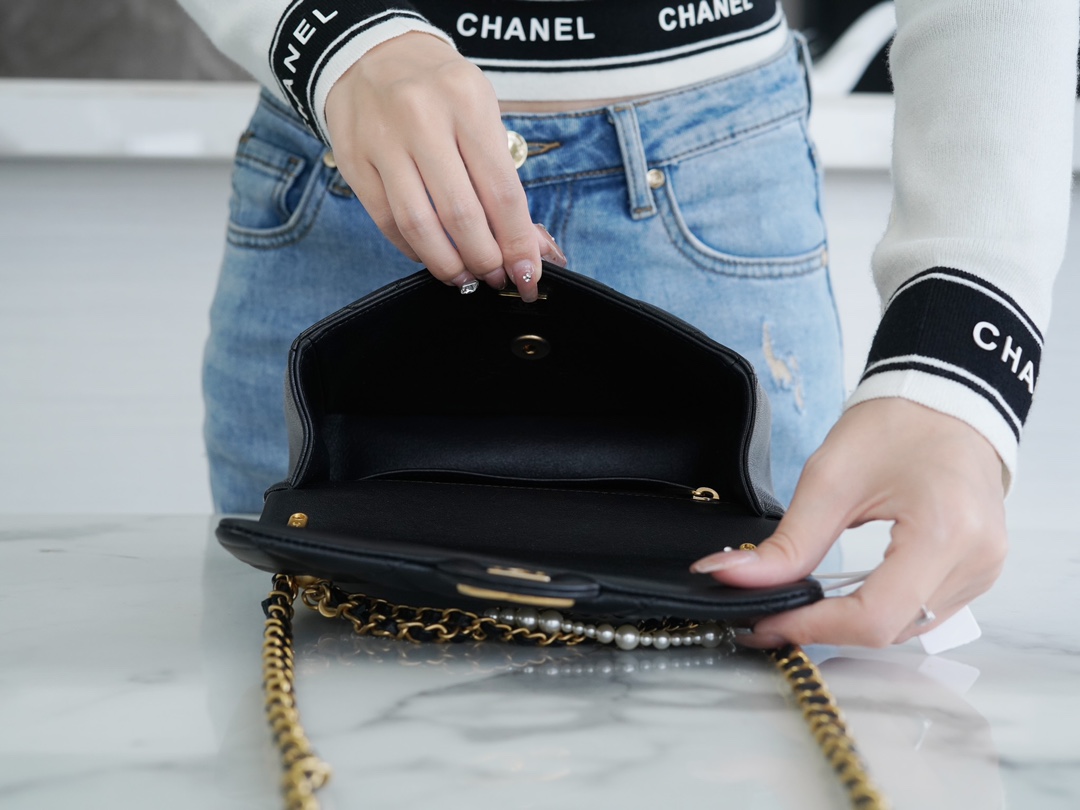 샤넬 클래식 더블 체인 숄더백 금장