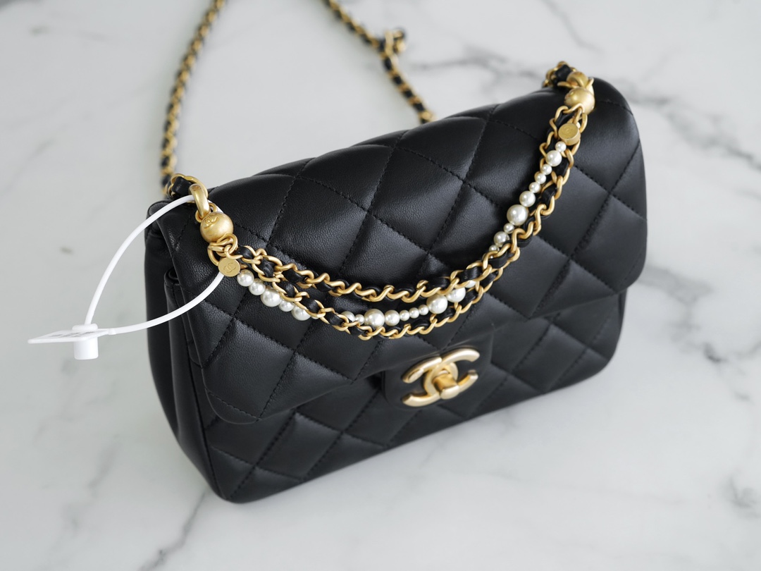 샤넬 클래식 더블 체인 숄더백 금장