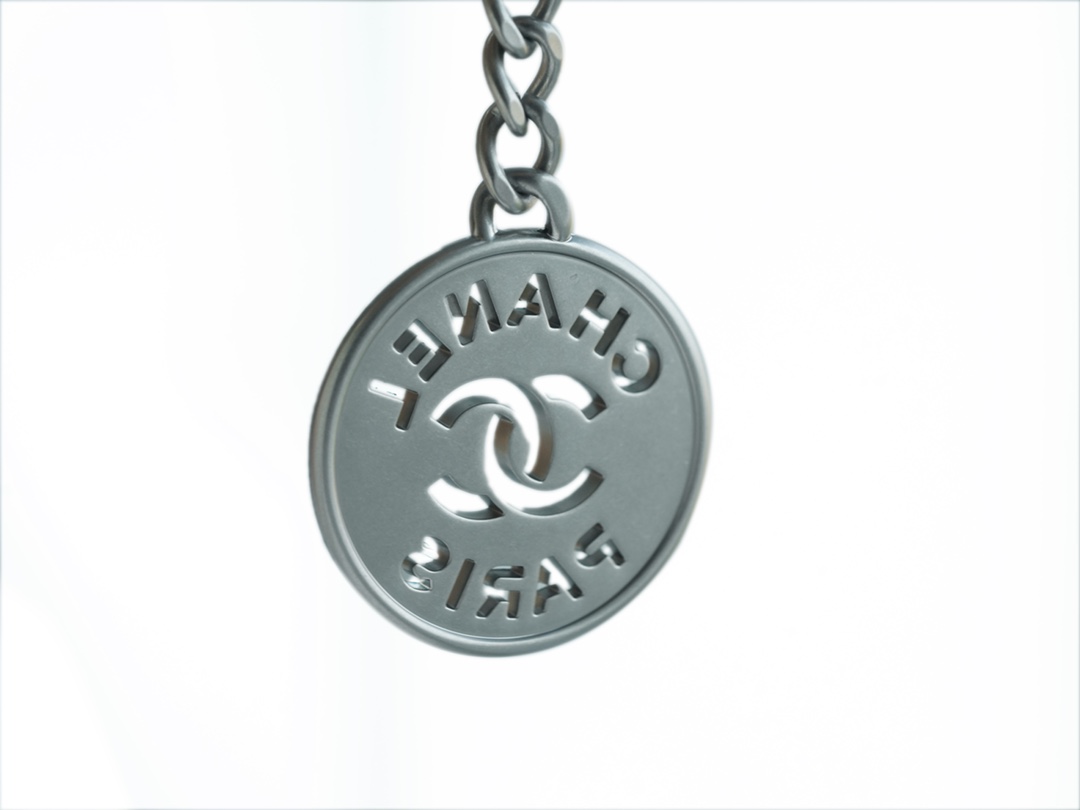 샤넬 22백 미듐 화이트 은장