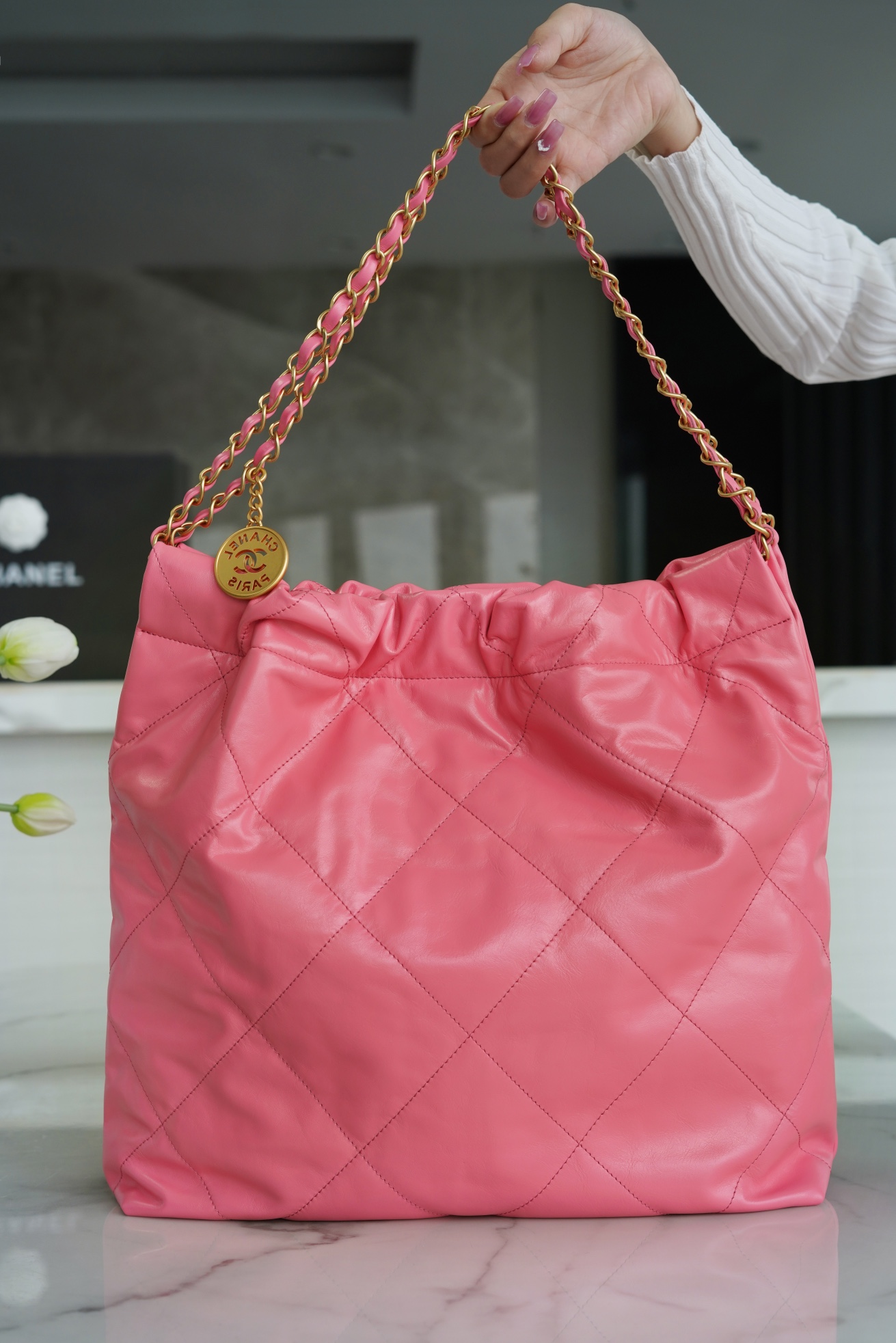 샤넬 22백 미듐 코랄핑크 금장