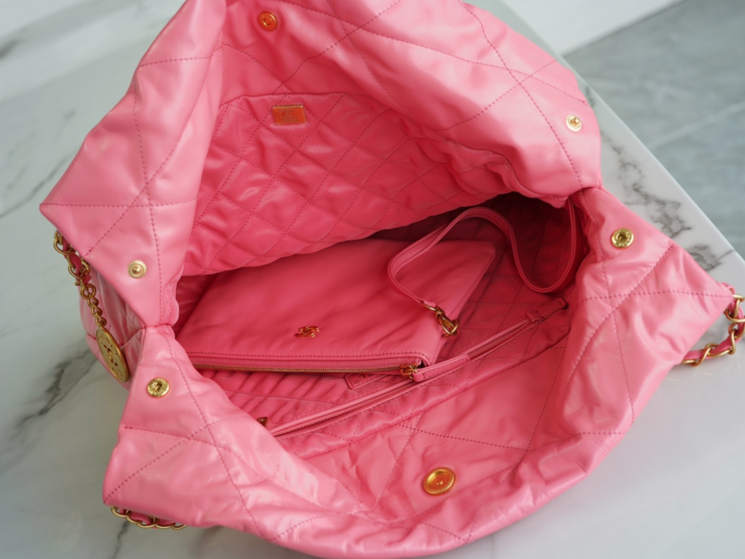 샤넬 22백 미듐 코랄핑크 금장